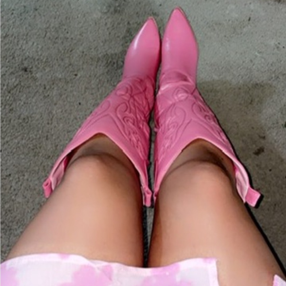 Bubblegum pink cowboy boots